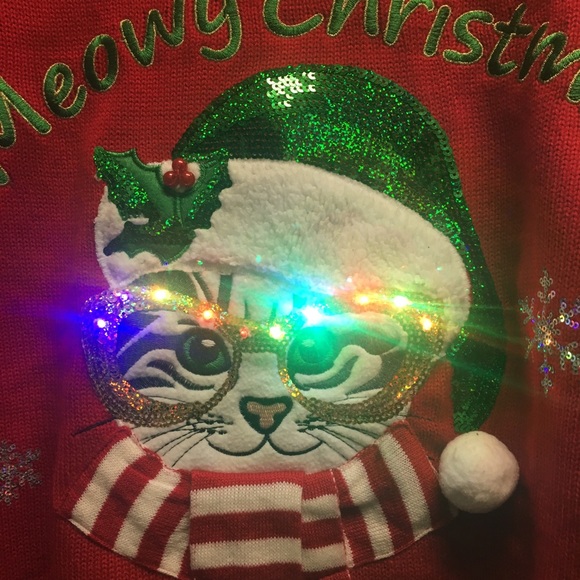 Francesca's Collections Sweaters - M/L Francesca’s cat meowy Christmas LIGHT UP SHIRT